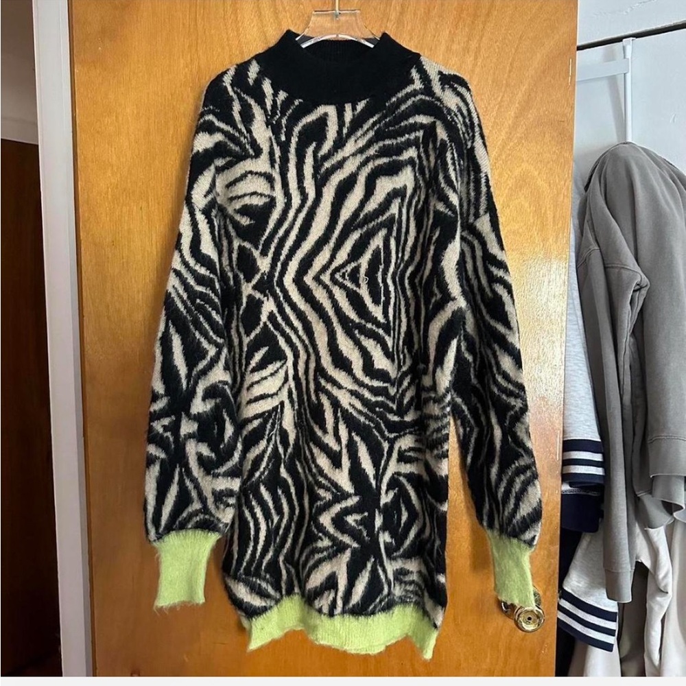 kontatto sweater knit dress bought in milan italy zebra w green trim size xs/s